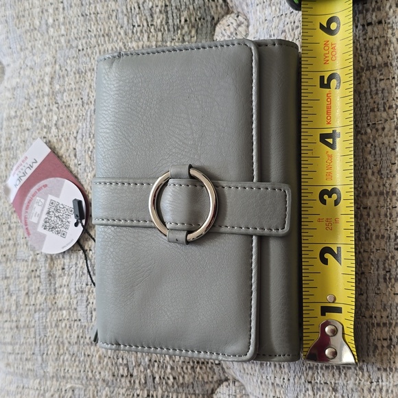 MUNDI BRAND WOMEN'S GRAY WALLET WITH RFID PROTECTION - Picture 8 of 16